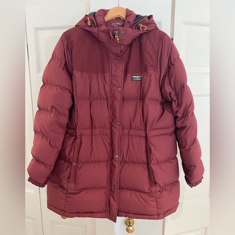 L.L. Bean Women’s Mountain Classic Down Parka Size 1X Burgundy